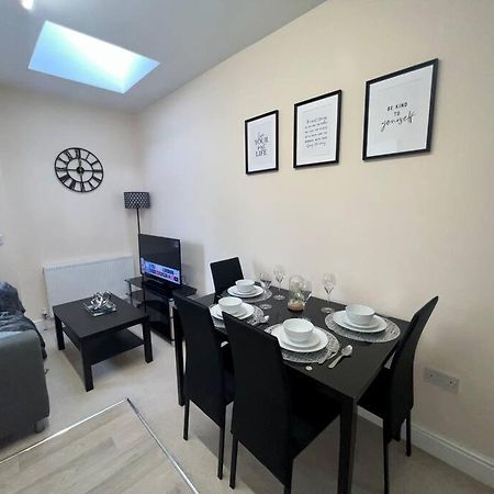 2 Bedroom Apartment With Balcony Оксфорд Экстерьер фото